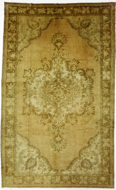 Ivory Konya Rug #82 • 6′10″ x 11′3″ • 100% Wool