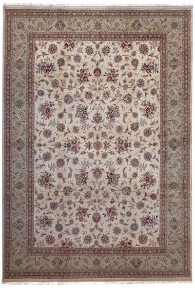 Off White Royal Rug #8777 • 9′11″ x 13′9″ • Wool on Silk