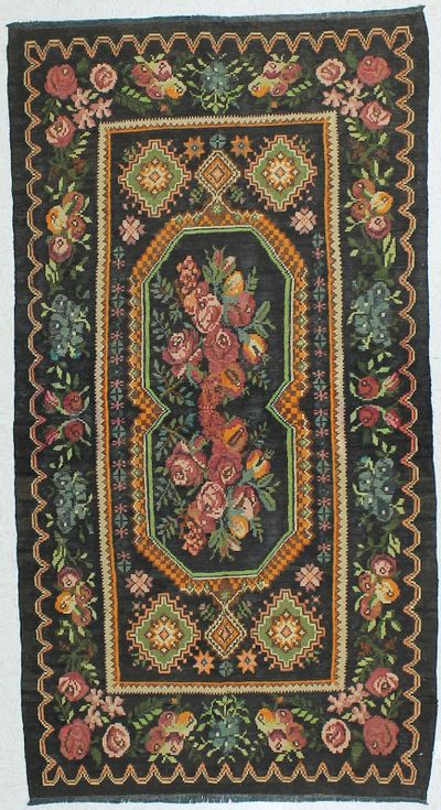Green Kilim Rug #439 • 4′3″ x 8′0″ • 100% Wool