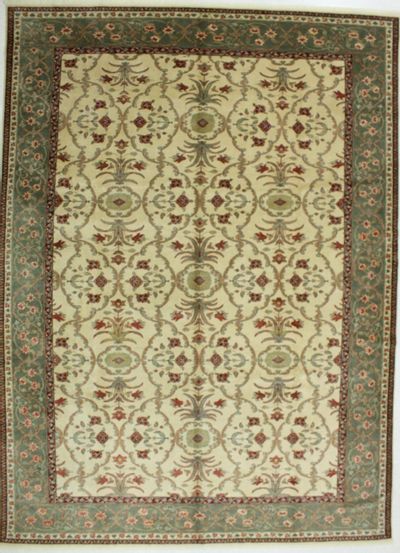 Ivory Sivas Rug #591 • 10′4″ x 14′0″ • 100% Wool