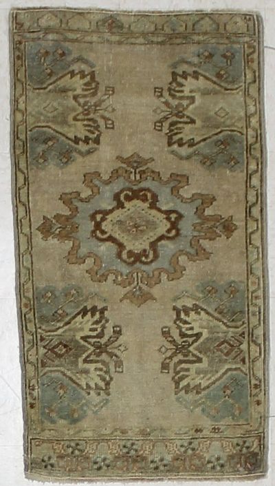 Ivory Konya Rug #1967 • 1′9″ x 3′10″ • 100% Wool
