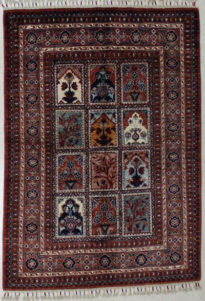 Brown Bahtiyari Rug #1765 • 4′1″ x 5′9″ • 100% Wool
