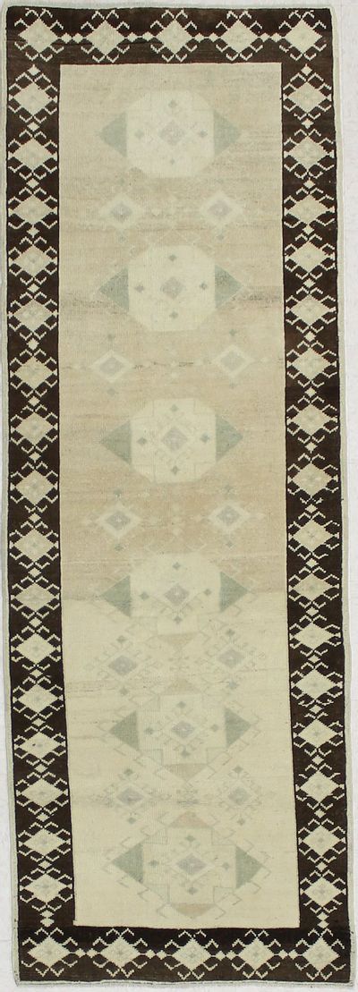 Off White Konya Rug #1857 • 2′11″ x 8′4″ • 100% Wool