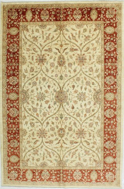 Ivory Ushak Rug #378 • 6′8″ x 10′1″ • Wool on Cotton