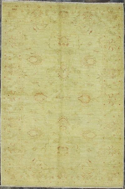 Ivory Ushak Rug #8327 • 3′11″ x 5′10″ • Wool on Cotton