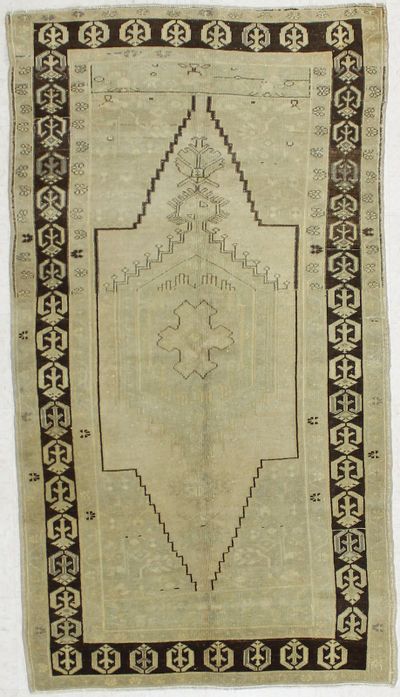 Ivory Konya Rug #1611 • 4′0″ x 7′3″ • 100% Wool
