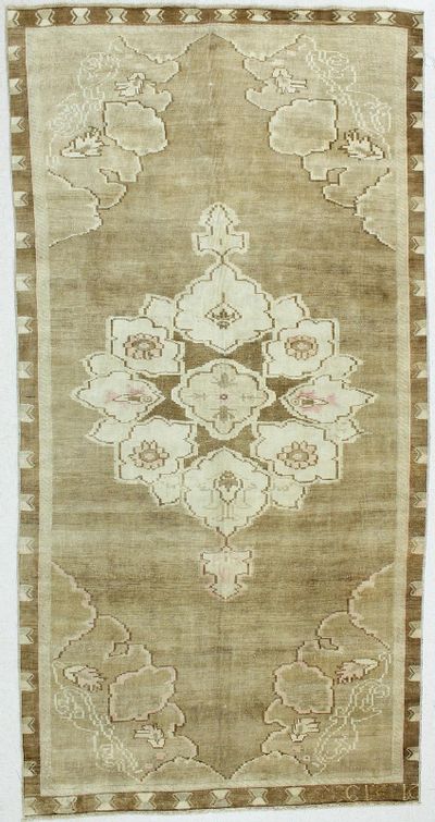 Ivory Konya Rug #61 • 6′7″ x 13′0″ • 100% Wool