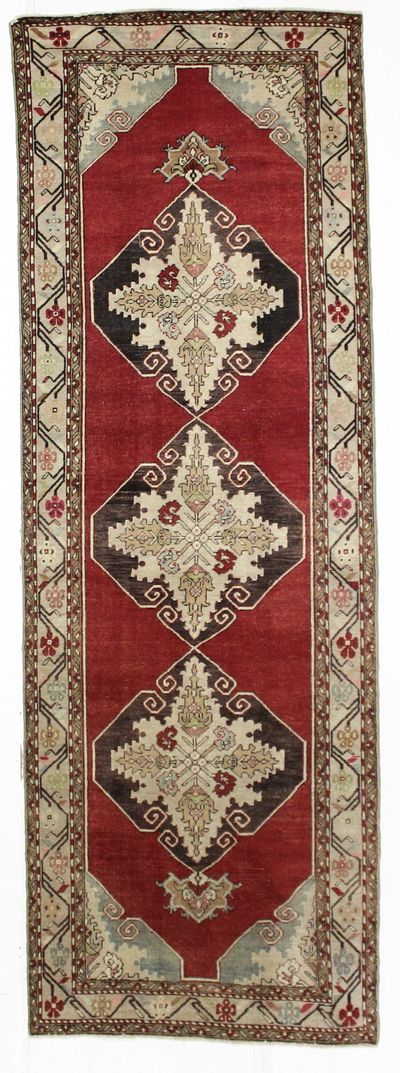 Red Konya Rug #7928 • 3′10″ x 11′4″ • 100% Wool