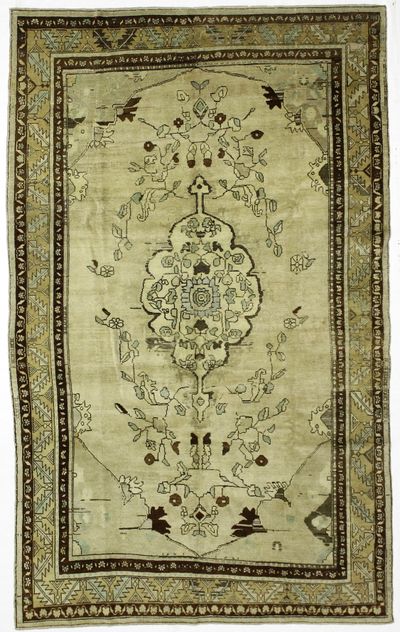 Ivory Konya Rug #115 • 6′6″ x 10′7″ • 100% Wool