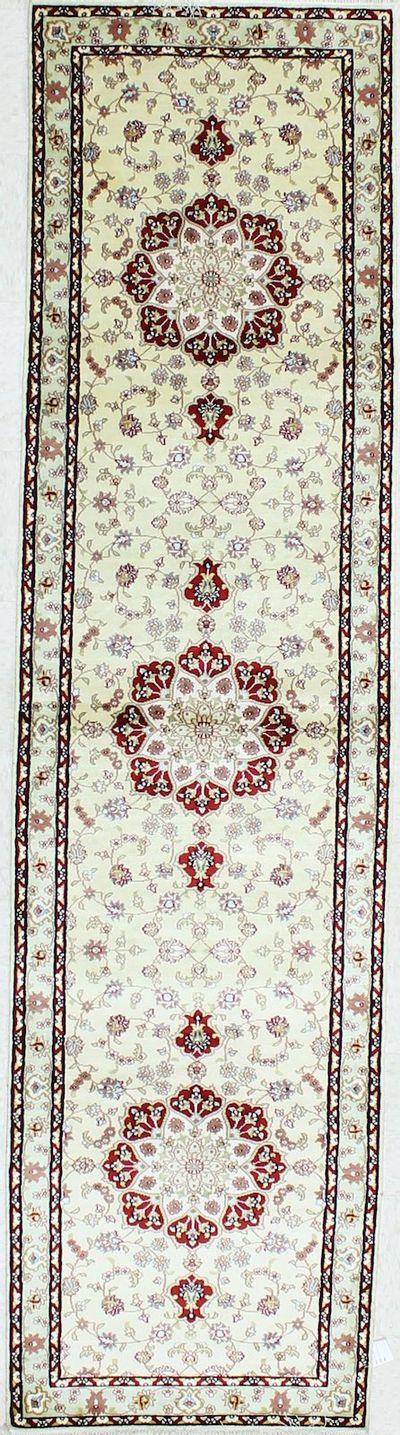 Light Green Spon Rug #1168 • 2′6″ x 10′0″ • Silk on Cotton
