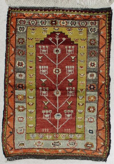 Red Kirsehir Rug #1538 • 3′5″ x 5′0″ • 100% Wool
