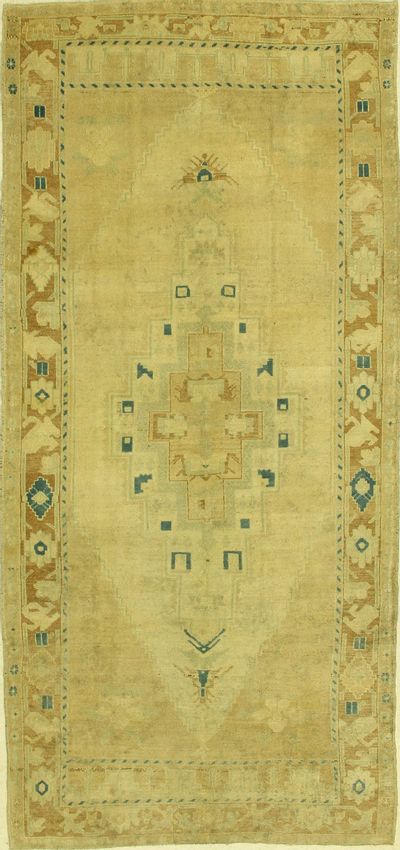 Ivory Konya Rug #1317 • 5′4″ x 11′7″ • 100% Wool