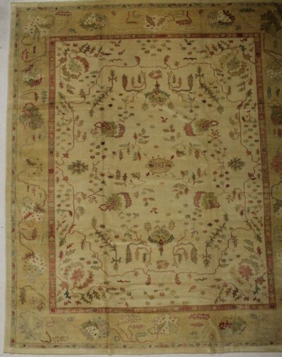 Olive Green Ushak Rug #8699 • 10′11″ x 13′1″ • Wool on Cotton