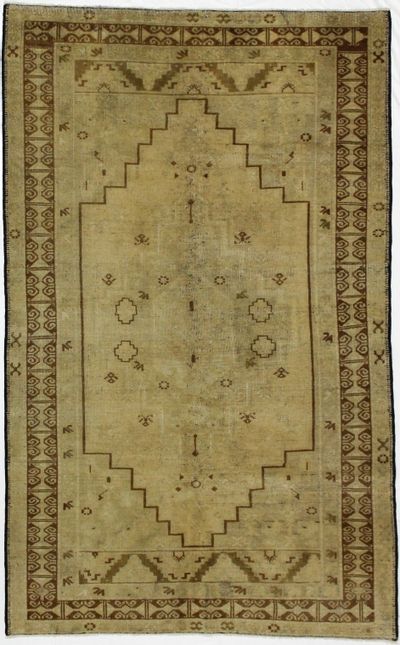 Light Green Konya Rug #1047 • 4′4″ x 7′0″ • 100% Wool