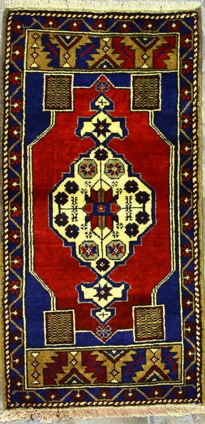 Red Konya Rug #916 • 1′10″ x 3′8″ • 100% Wool