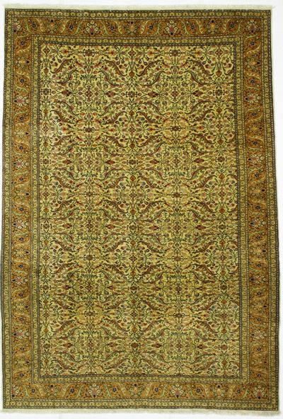 Olive Green Kayseri Rug #377 • 6′7″ x 9′7″ • Wool on Cotton