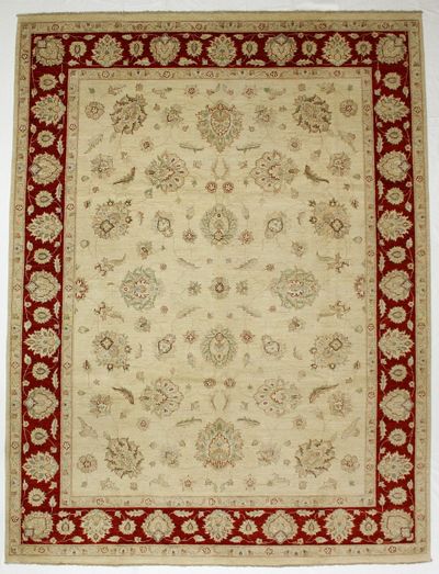 Ivory Ushak Rug #6804 • 8′11″ x 11′10″ • 100% Wool
