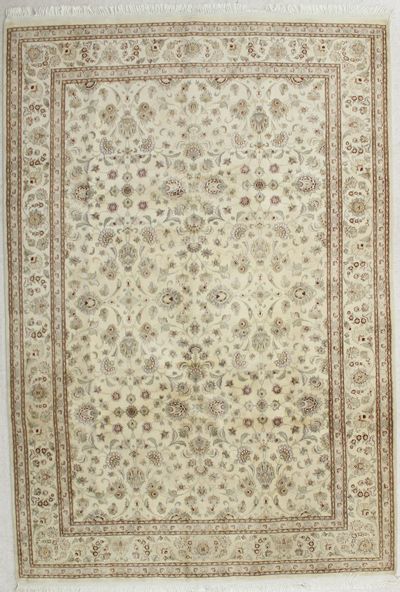 Ivory Hereke Rug #1772 • 6′11″ x 10′2″ • 100% Wool