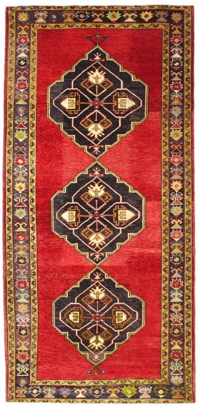Red Konya Rug #981 • 5′2″ x 10′8″ • 100% Wool