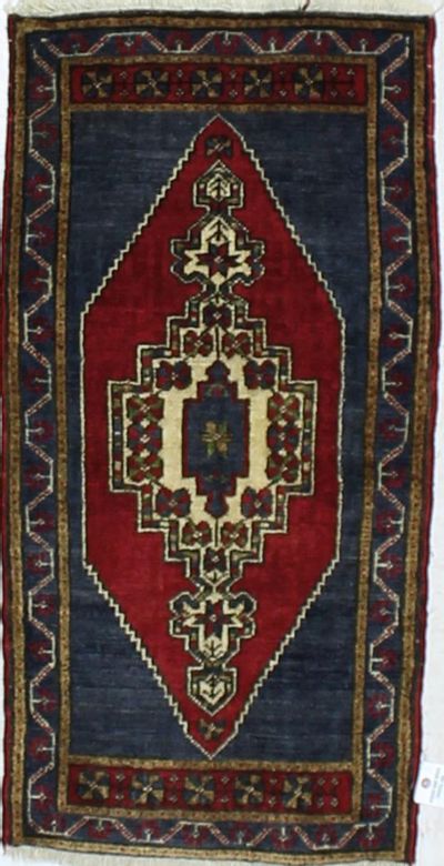 Red Konya Rug #908 • 1′10″ x 3′7″ • 100% Wool