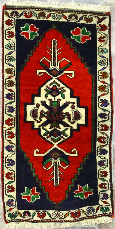 Red Konya Rug #900 • 1′10″ x 3′6″ • 100% Wool